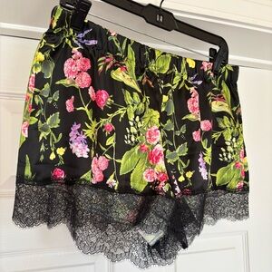 NWT Victoria’s Secret Lace Trim Floral Satin Shorts in Size Medium